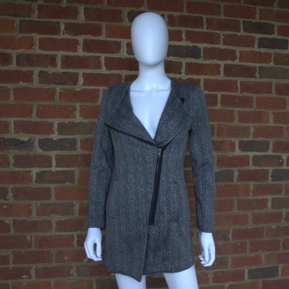 Banana Republic | Asymmetrical Zip Fleece Jacket | Black/Grey Herringbone | S/P - Picture 2 of 11